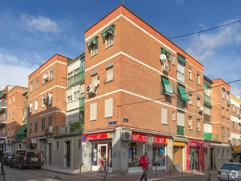 Calle del Lago Van, 3, Madrid, Madrid for sale - Primary Photo - Image 1 of 1