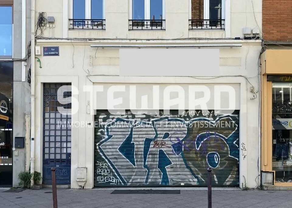 Retail in Lille for lease Building Photo- Image 1 of 2