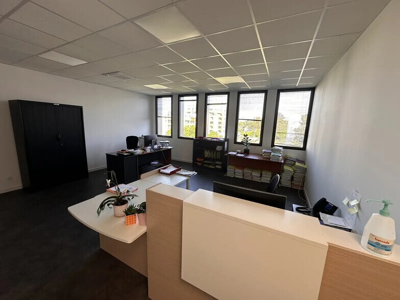 Office in Angers for sale - Building Photo - Image 2 of 6