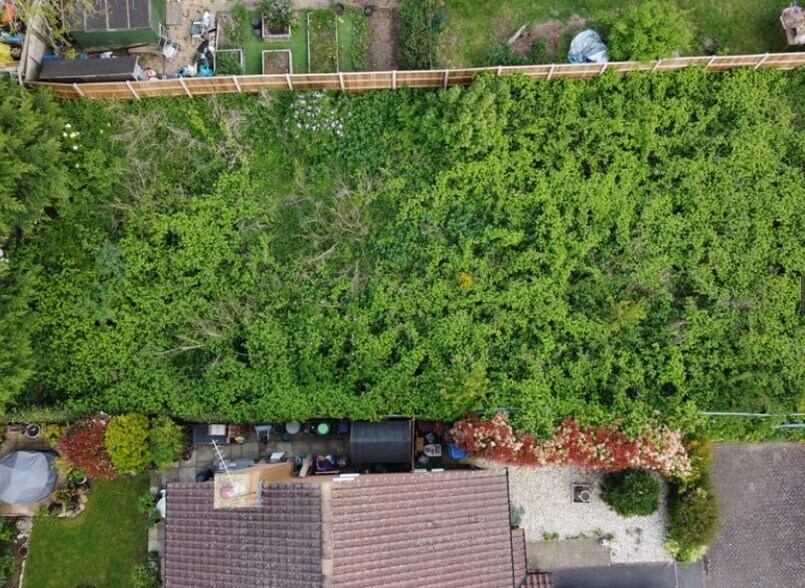 4 The Brambles, Maidenhead for sale - Primary Photo - Image 1 of 2