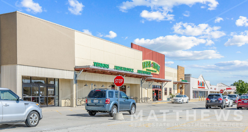 403 N Veterans Pkwy, Bloomington, IL for sale - Building Photo - Image 1 of 1