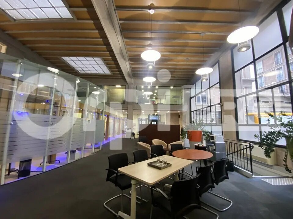 Retail in Le Havre for sale Lobby- Image 1 of 12