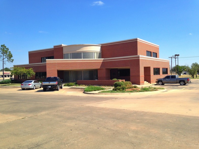 1604 N Main St, Altus, OK for sale - Primary Photo - Image 1 of 1