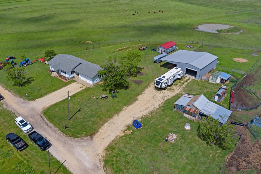 333 County 3225 Rd, Penelope, TX for sale - Primary Photo - Image 1 of 6