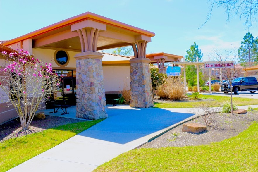 18057 Highway 105 W, Montgomery, TX for lease - Building Photo - Image 3 of 6