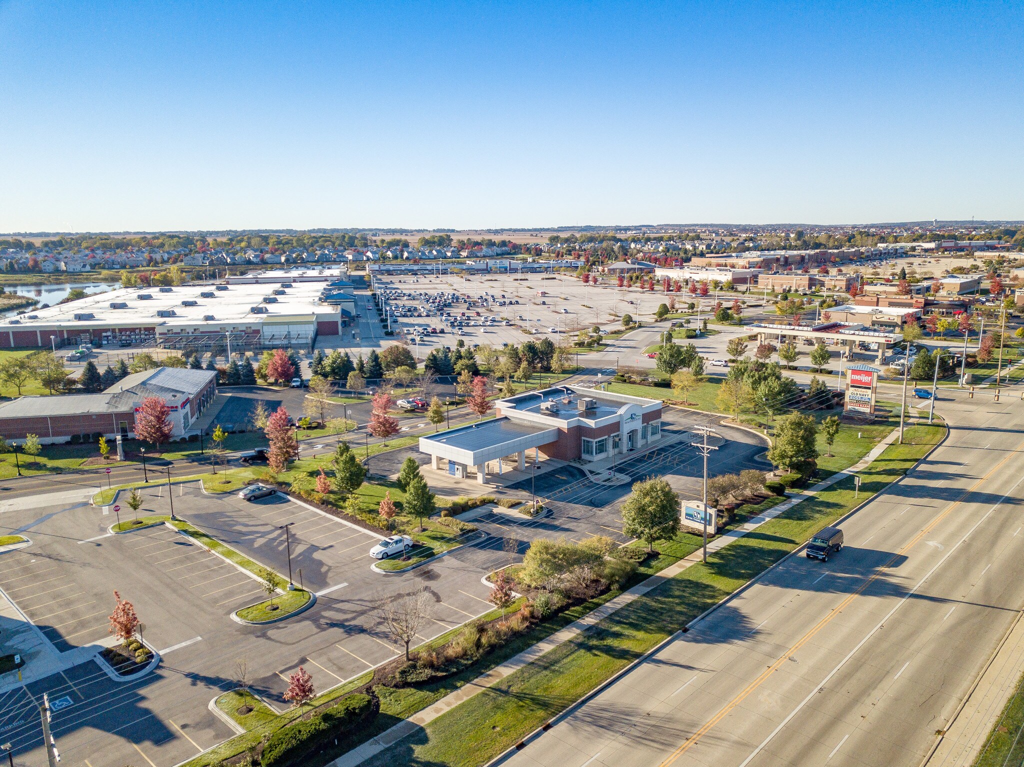 Fifth Third Bank, Oswego, IL for sale Building Photo- Image 1 of 1