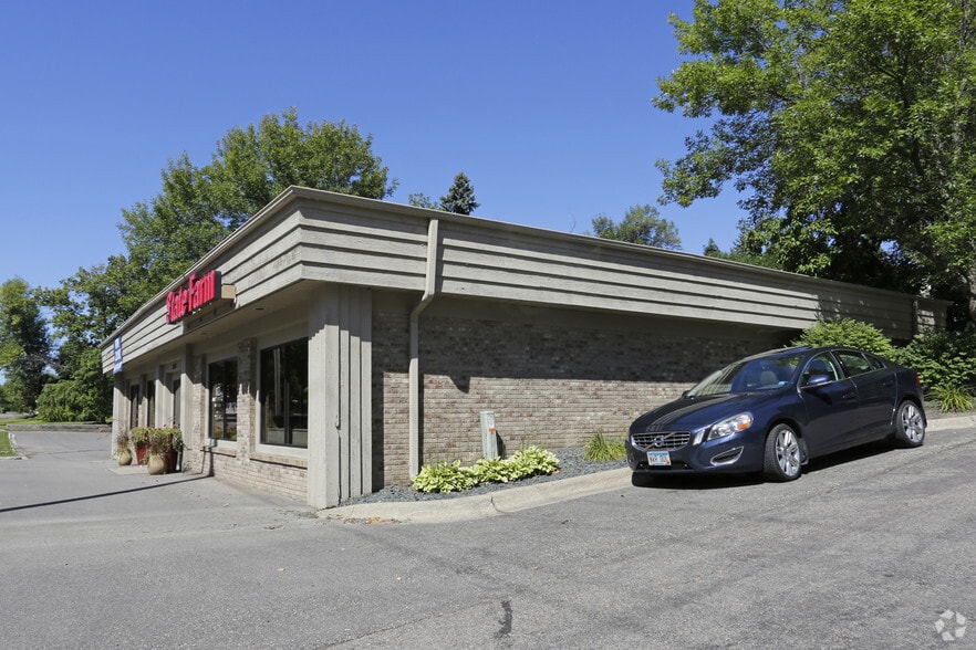 3502 Shoreline Dr, Wayzata, MN for sale - Building Photo - Image 3 of 4