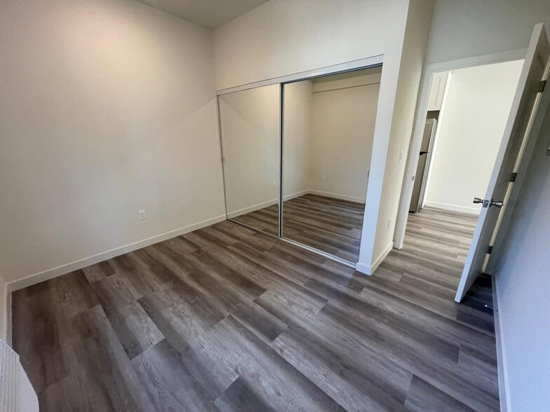 4546 W 17th St, Los Angeles, CA for sale - Building Photo - Image 3 of 32