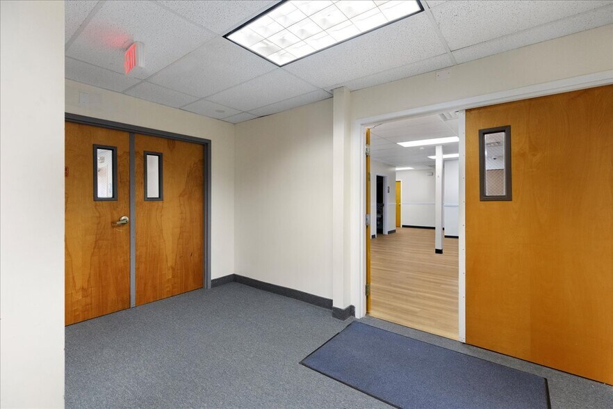 170 Township Line Rd, Hillsborough, NJ for lease - Interior Photo - Image 3 of 21