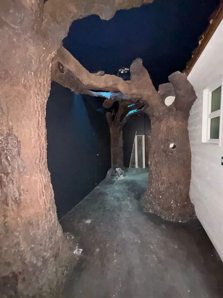 Retail in Paris for lease - Interior Photo - Image 3 of 9