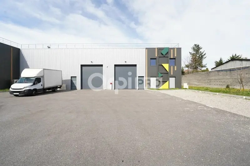 Location Local d'activités 353 m² - Photo 1
