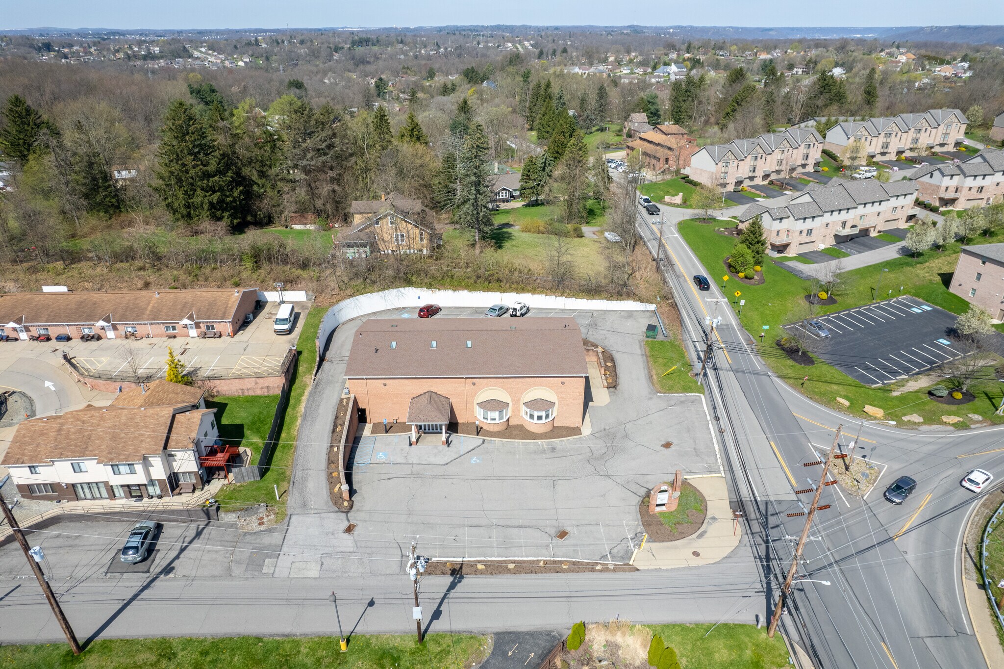 8 Hattman Dr, Coraopolis, PA 15108 Medical for Lease