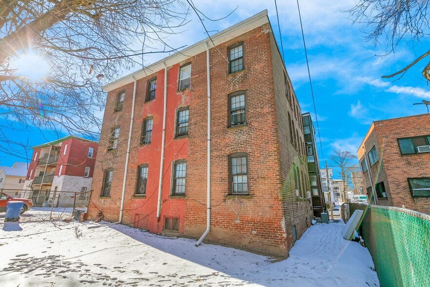 26-28 Lawrence St, Hartford, CT for sale - Building Photo - Image 3 of 8