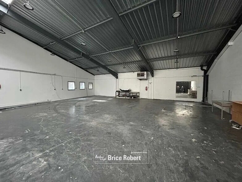 Flex in Dardilly for lease - Building Photo - Image 3 of 8