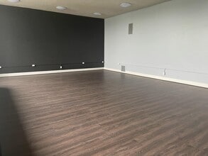 1034 S 18th St, Manitowoc, WI for lease Interior Photo- Image 2 of 7