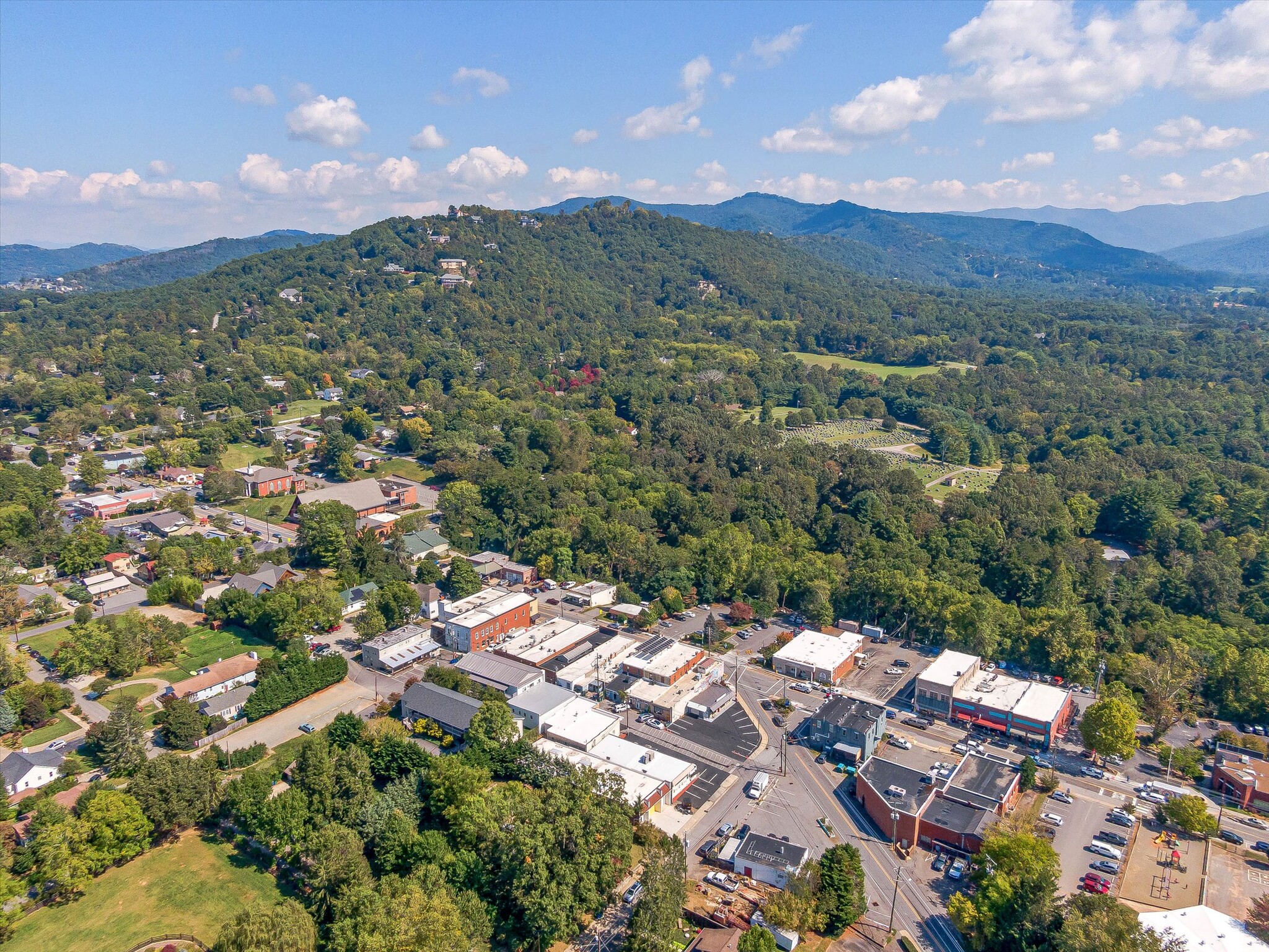 13 Central Ave, Weaverville, Nc 28787 - Retail For Lease 