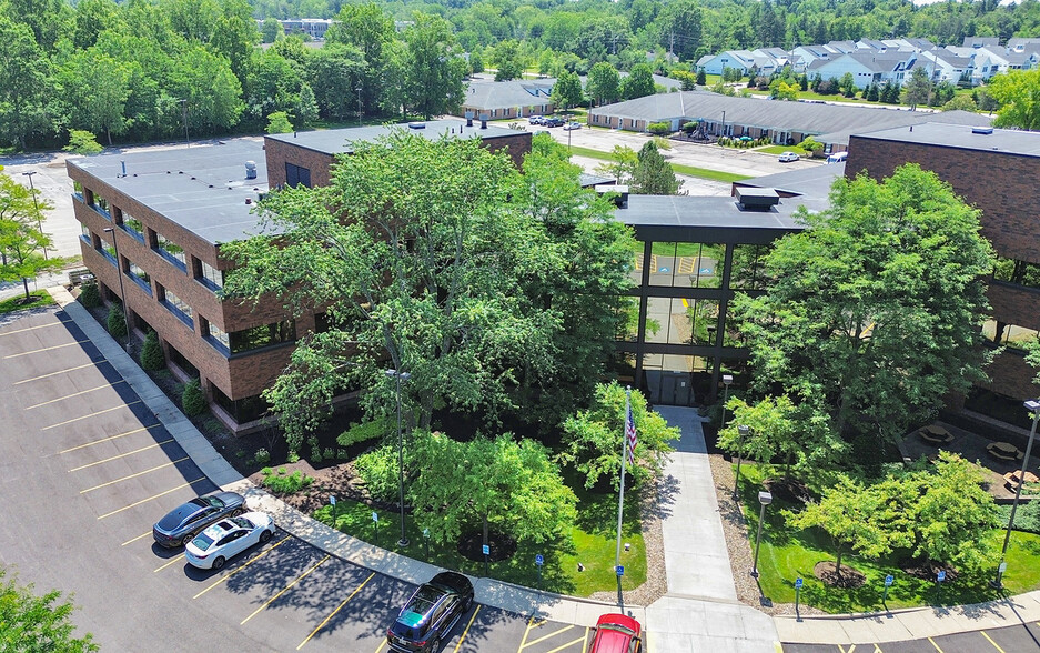 6000 Parkland Blvd, Mayfield Heights, OH for lease - Building Photo - Image 1 of 13