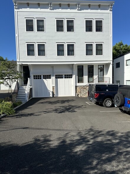4 Armonk St, Greenwich, CT for lease - Building Photo - Image 2 of 3