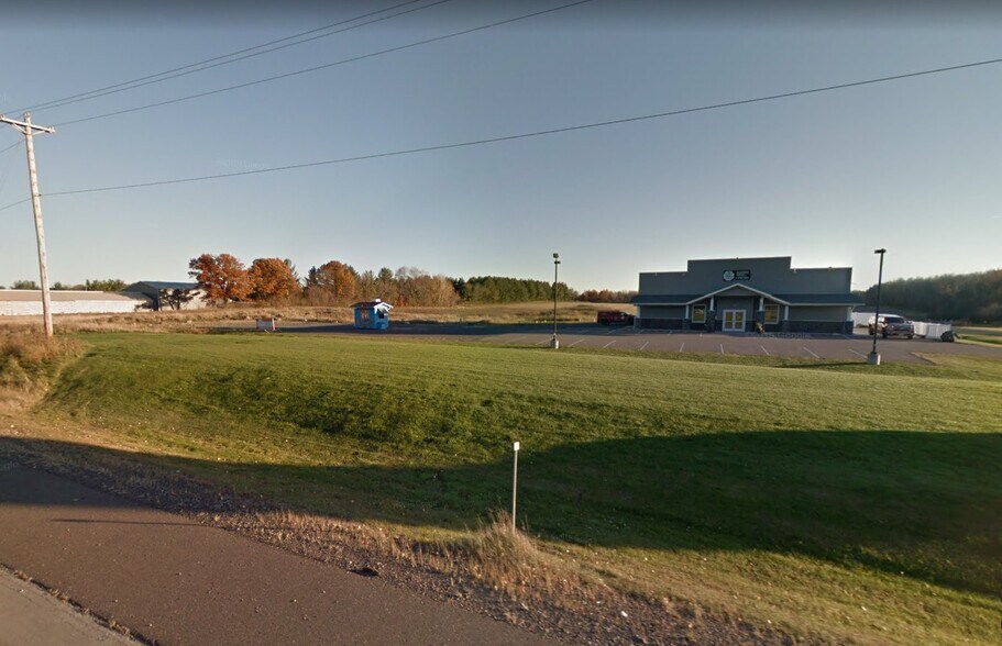 2028 US-8, Saint Croix Falls, WI for sale - Building Photo - Image 1 of 1