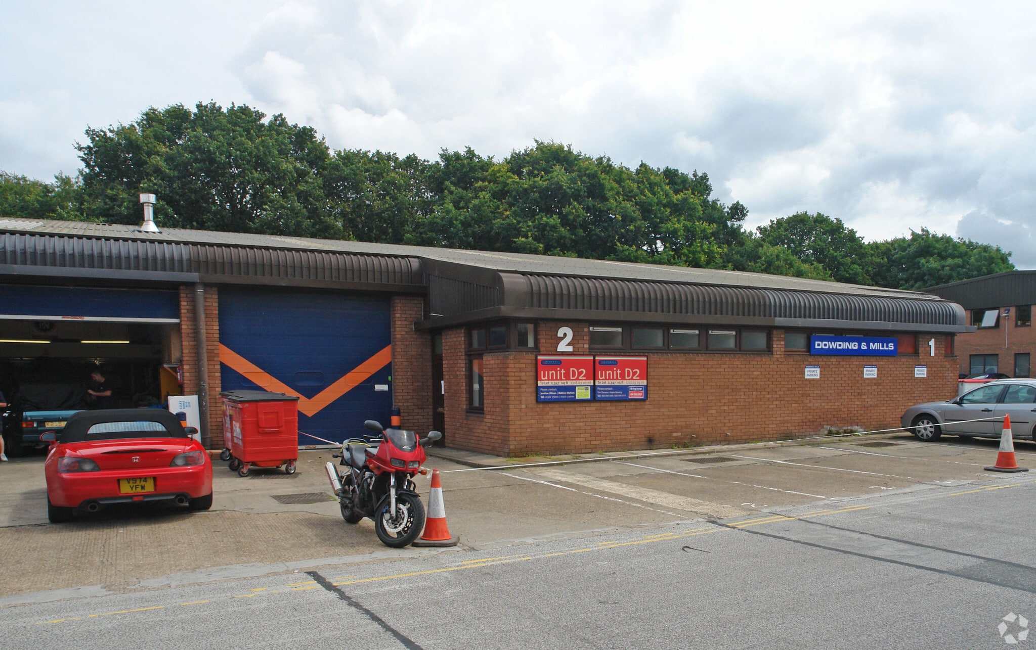 Leatherhead Rd, Chessington for sale Primary Photo- Image 1 of 1