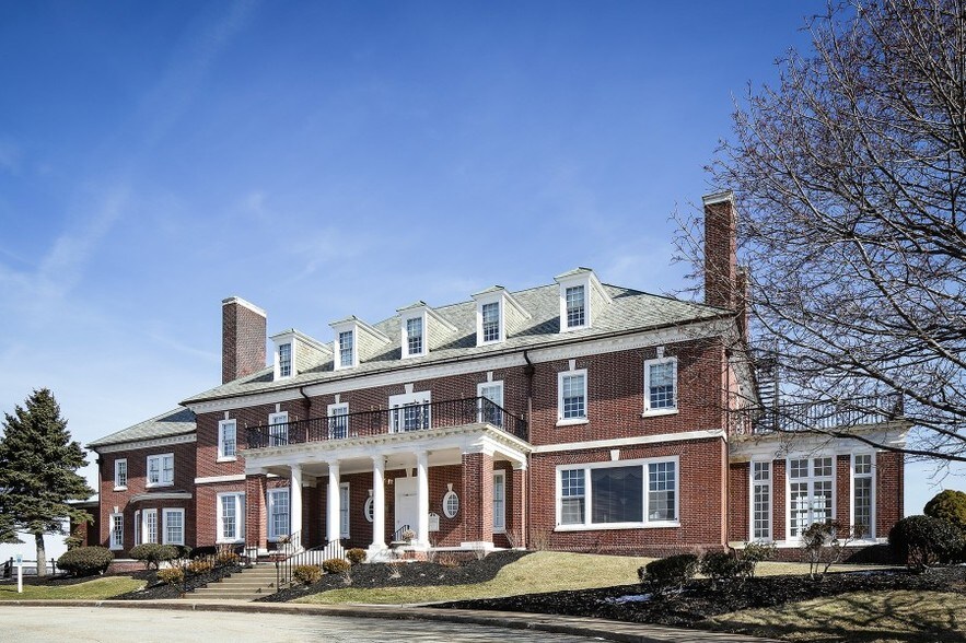 800 Pl, Somerset, PA 15501