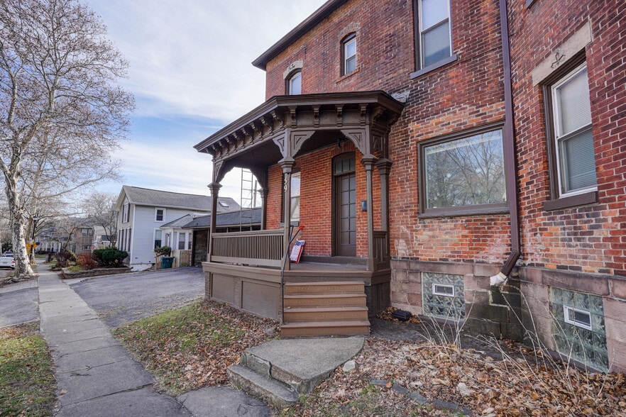 42 Rowley St, Rochester, NY for sale - Building Photo - Image 2 of 15