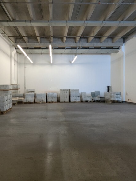 3370 N San Fernando Rd, Los Angeles, CA for lease - Interior Photo - Image 3 of 12