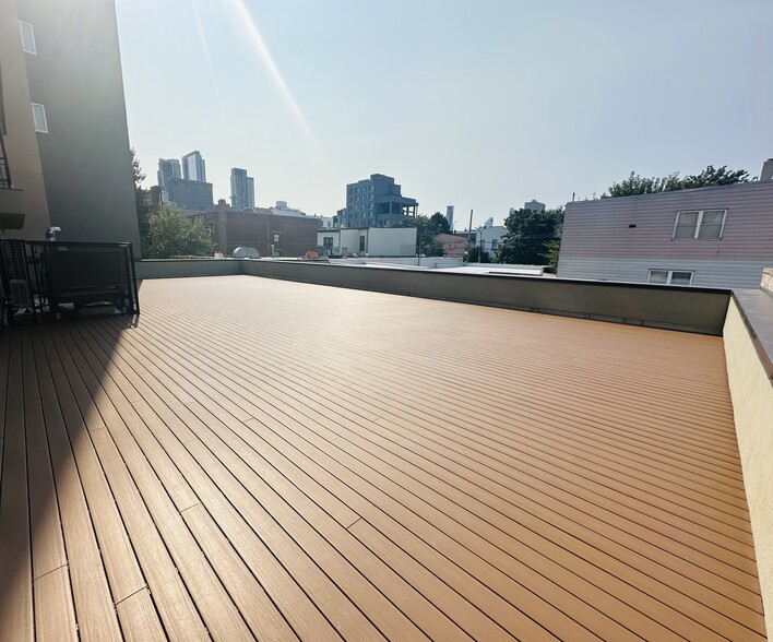 3908 29th St, Long Island City, NY for lease - Primary Photo - Image 1 of 6