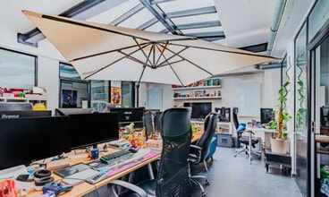 13 Rue Richard Lenoir, Paris for lease Interior Photo- Image 2 of 7