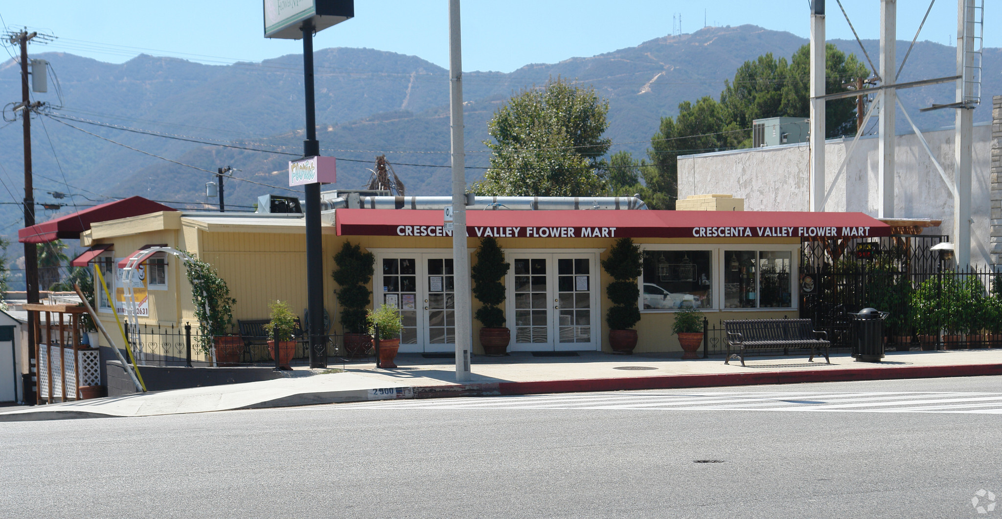 2900 Foothill Blvd, La Crescenta, CA for sale Primary Photo- Image 1 of 3