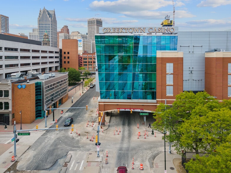 546-570 Monroe St, Detroit, MI for lease - Building Photo - Image 2 of 7