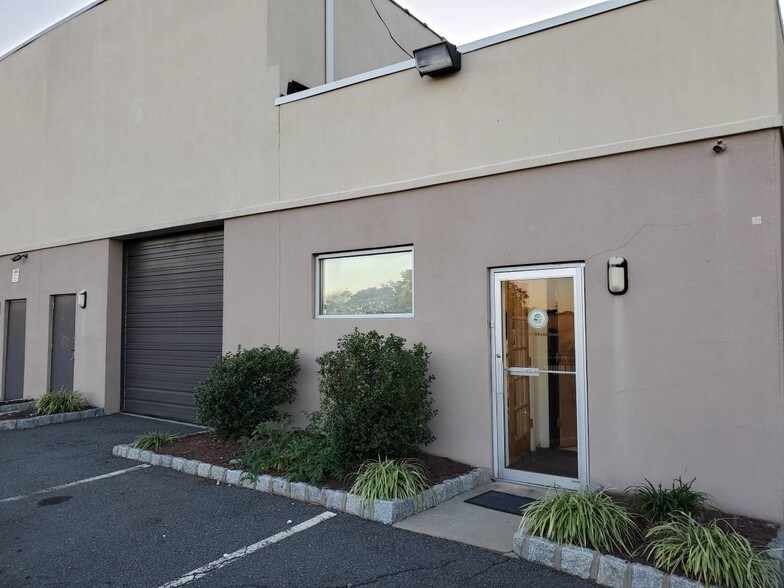 52 E Centre St, Nutley, NJ 07110