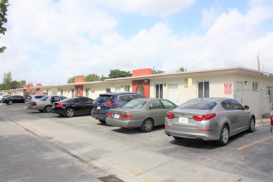 1219 Sharazad Blvd, Opa Locka, FL for sale - Building Photo - Image 2 of 9