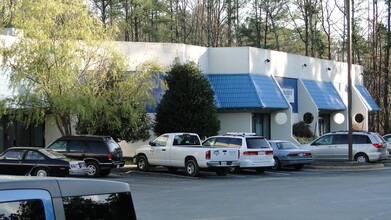 201-255 E German School Rd, Richmond, VA for lease Building Photo- Image 1 of 6