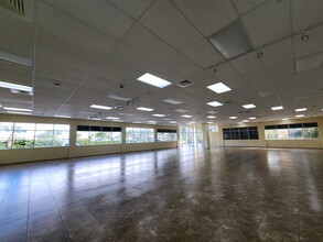 503-523 Ridge Rd, Lantana, FL for lease Interior Photo- Image 2 of 2