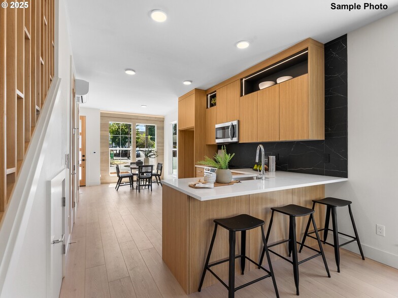 3003 NE Ainsworth St, Portland, OR for sale - Building Photo - Image 2 of 24