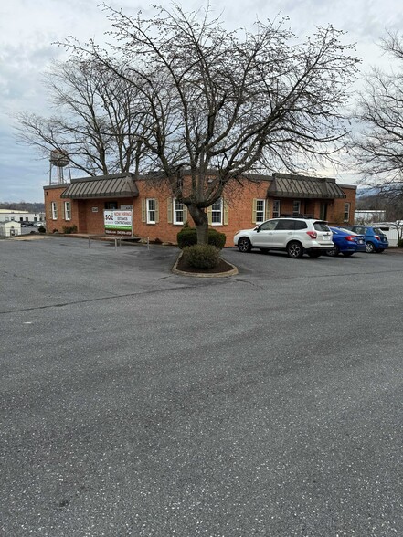 3060 N Valley Pike, Harrisonburg, VA for lease - Building Photo - Image 3 of 9