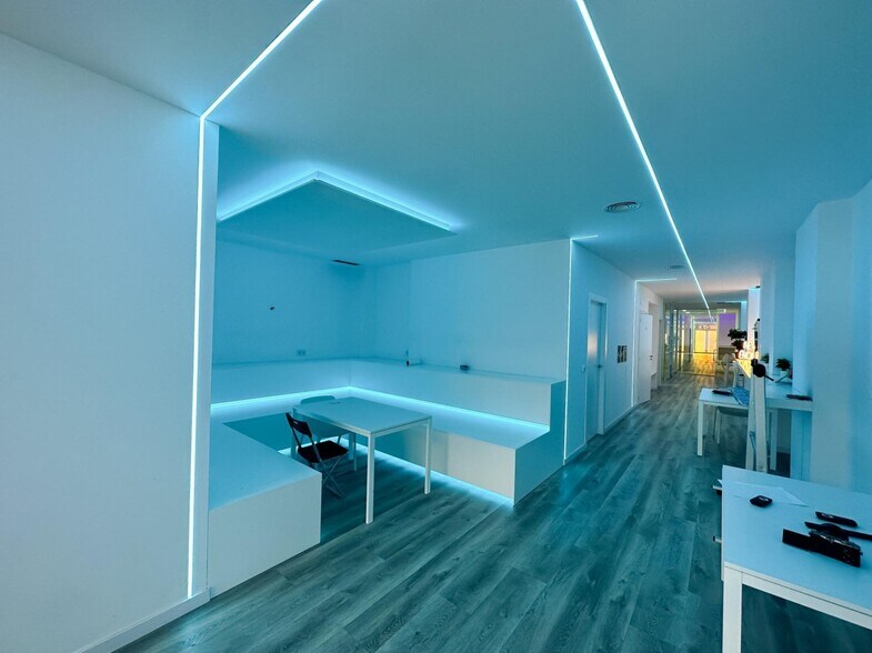 Retail in València, Valencia for sale - Building Photo - Image 3 of 24