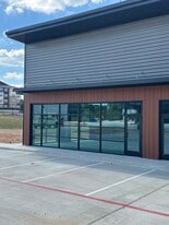 Rolling Oaks Commercial Park - Storefront Property