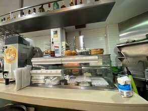 Retail in Barcelona, Barcelona for lease Interior Photo- Image 1 of 3