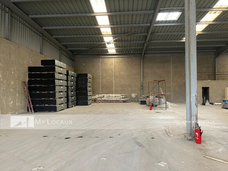 Flex in Argenteuil for lease - Interior Photo - Image 3 of 12