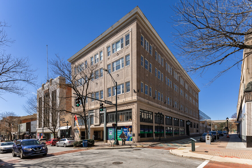 200 S Elm St, Greensboro, NC for sale - Building Photo - Image 1 of 9