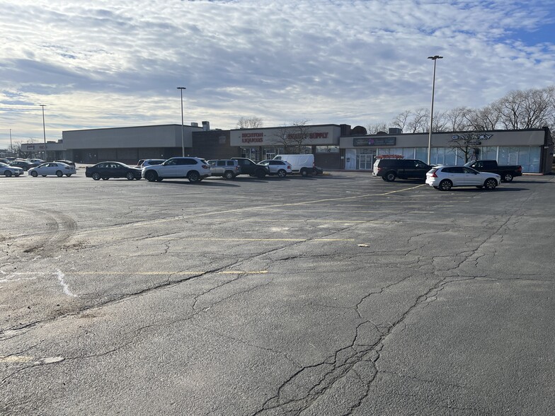 22240-22244 Governors Hwy, Richton Park, IL for lease - Building Photo - Image 3 of 9