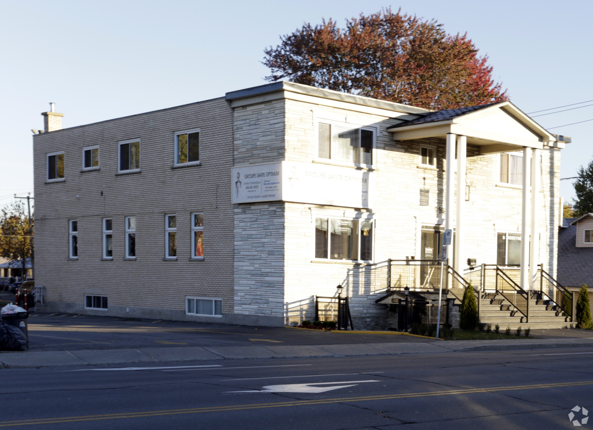 3843-3847 Boul Saint-Martin O, Laval, QC for sale Primary Photo- Image 1 of 1