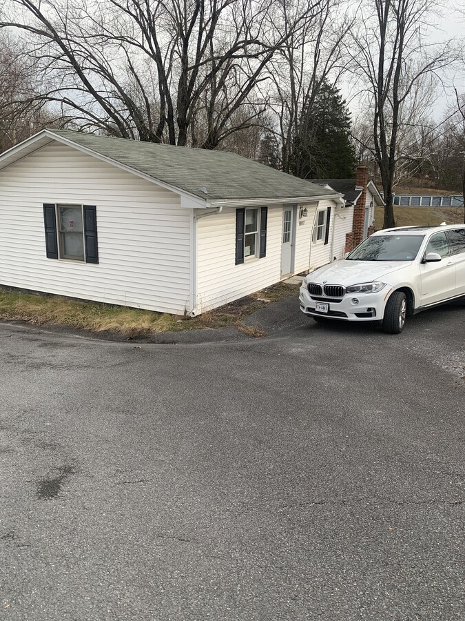 1697 Middleway Pike, Bunker Hill, WV 25413