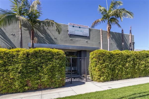 727 S Main St, Burbank, CA for sale - Building Photo - Image 1 of 1