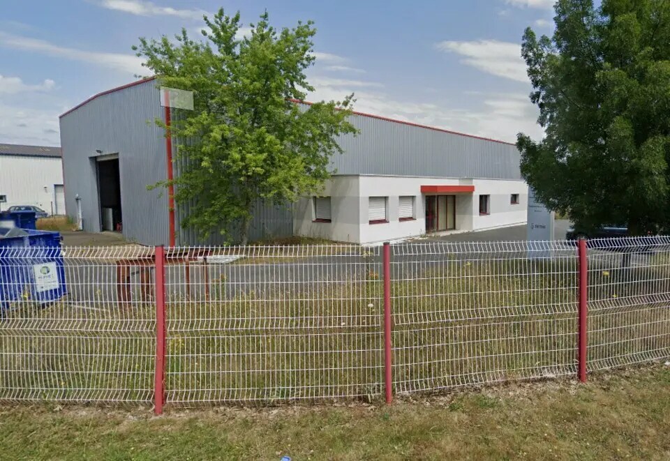 Location Entrepôt 720 m² - Photo 1