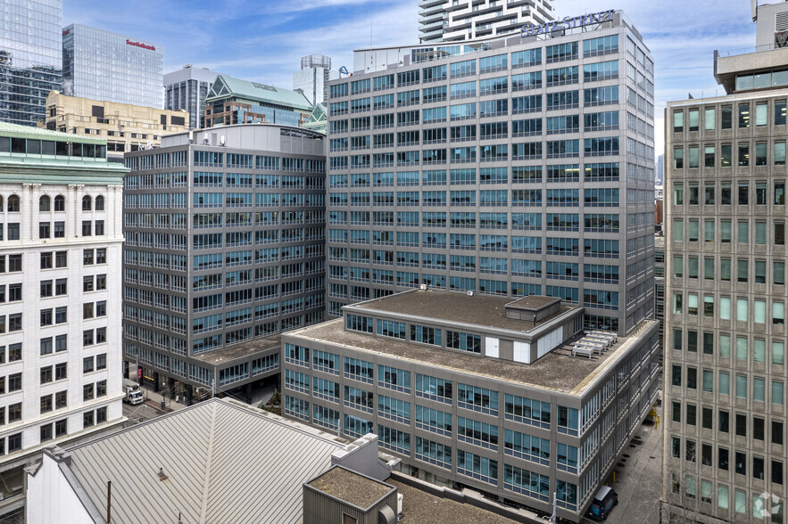 30 Adelaide St E, Toronto, ON for lease - Primary Photo - Image 1 of 11