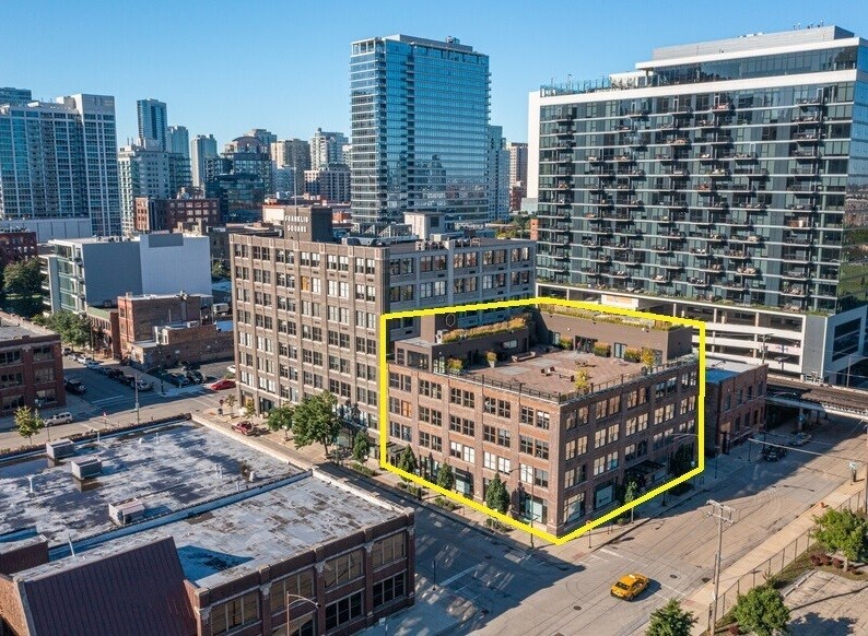 311 W Walton St, Chicago, IL 60610
