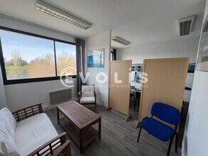 Office in Noisy-le-Grand for sale Interior Photo- Image 2 of 18